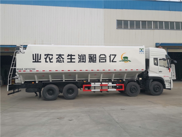 散裝飼料車發車山東!